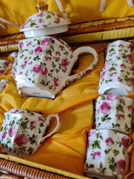 Чайный сервиз на шесть человек, фаянс