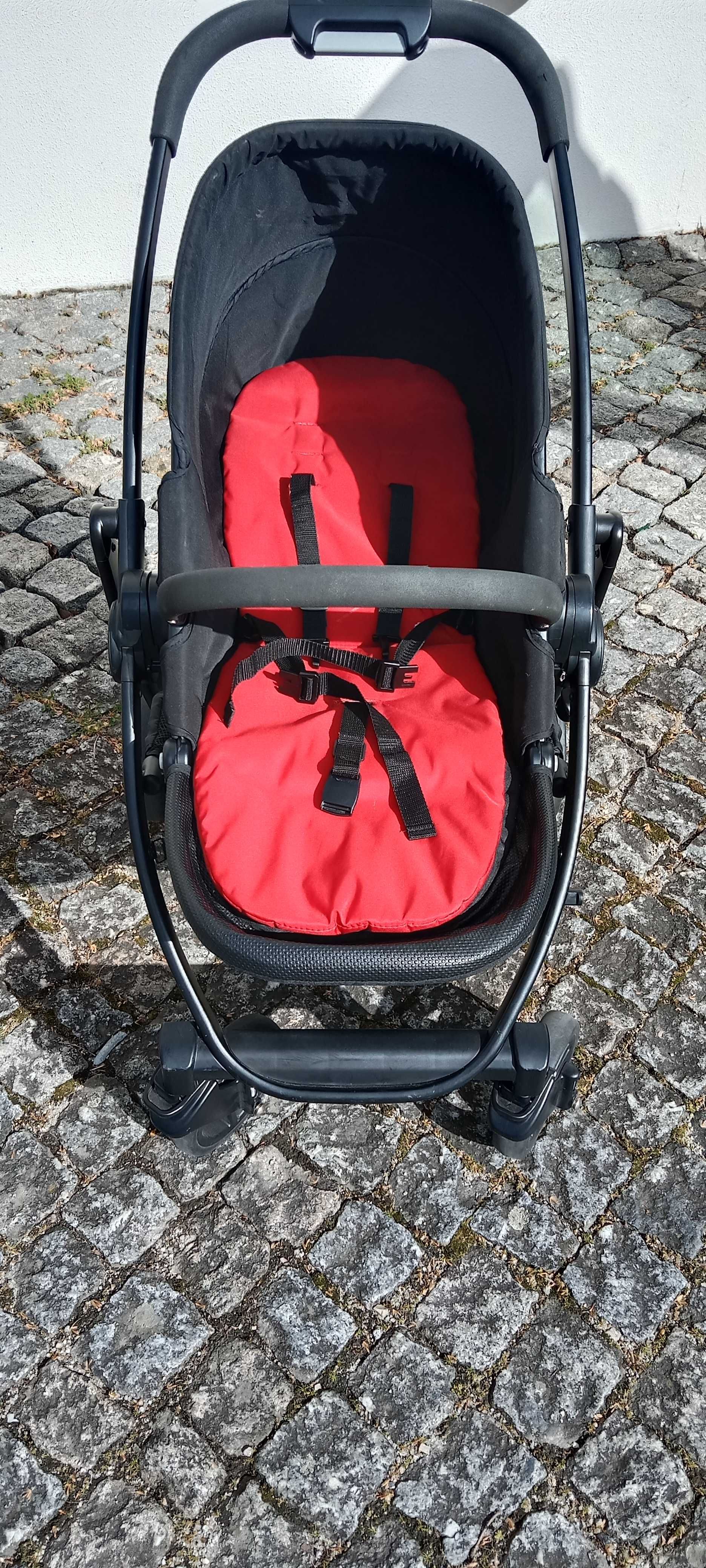 Carrinho de bebé com baby coq
