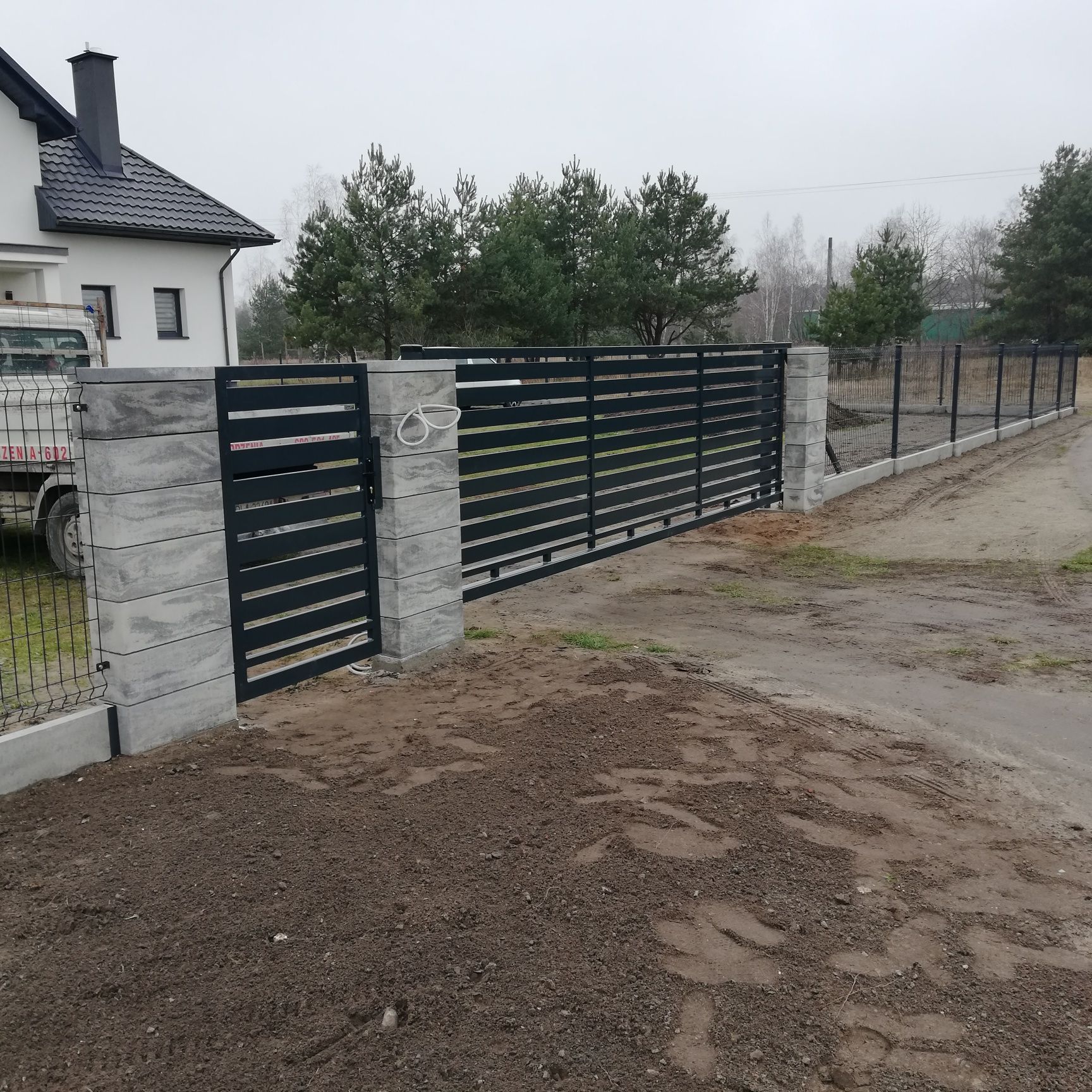 Ogrodzenia - Kompleksowy montaż ogrodzeń -  KONKURENCYJNE CENY