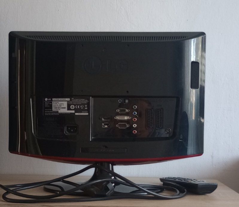 Monitor LG 19 cali z tunerem TV