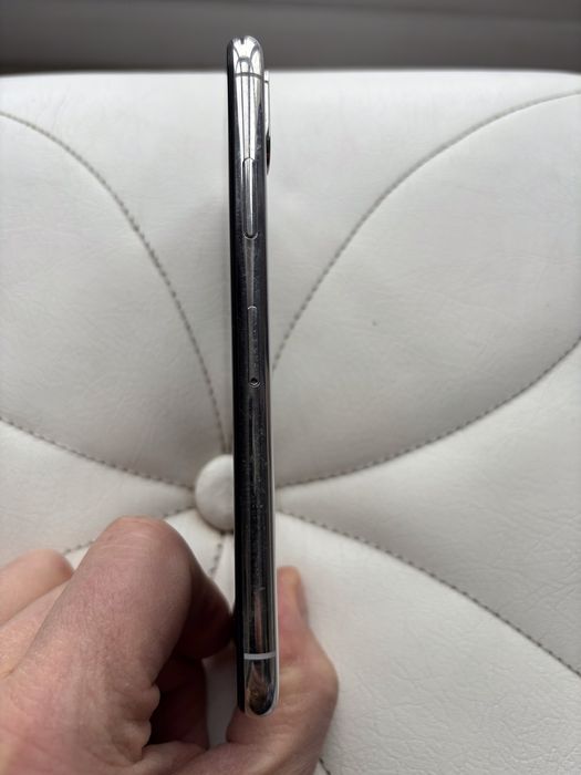 iPhone X , 64Гб,незначні технічні нюанси