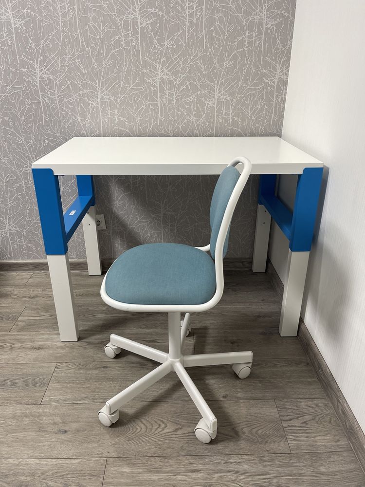 Ikea Pahl стіл та стілець дитячий
