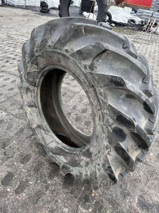Opona 15.5/80-24 . 400/80-24 Goodyear Super Grip implement Ładowarka