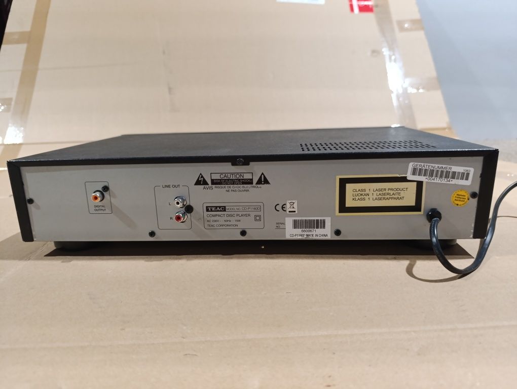 Odtwarzacz CD TEAC-CD-P1160D.