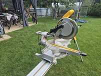 Ukośnica DEWALT 712N