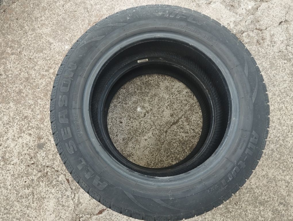 Продам дві шини в доброму стані 185/60 r15