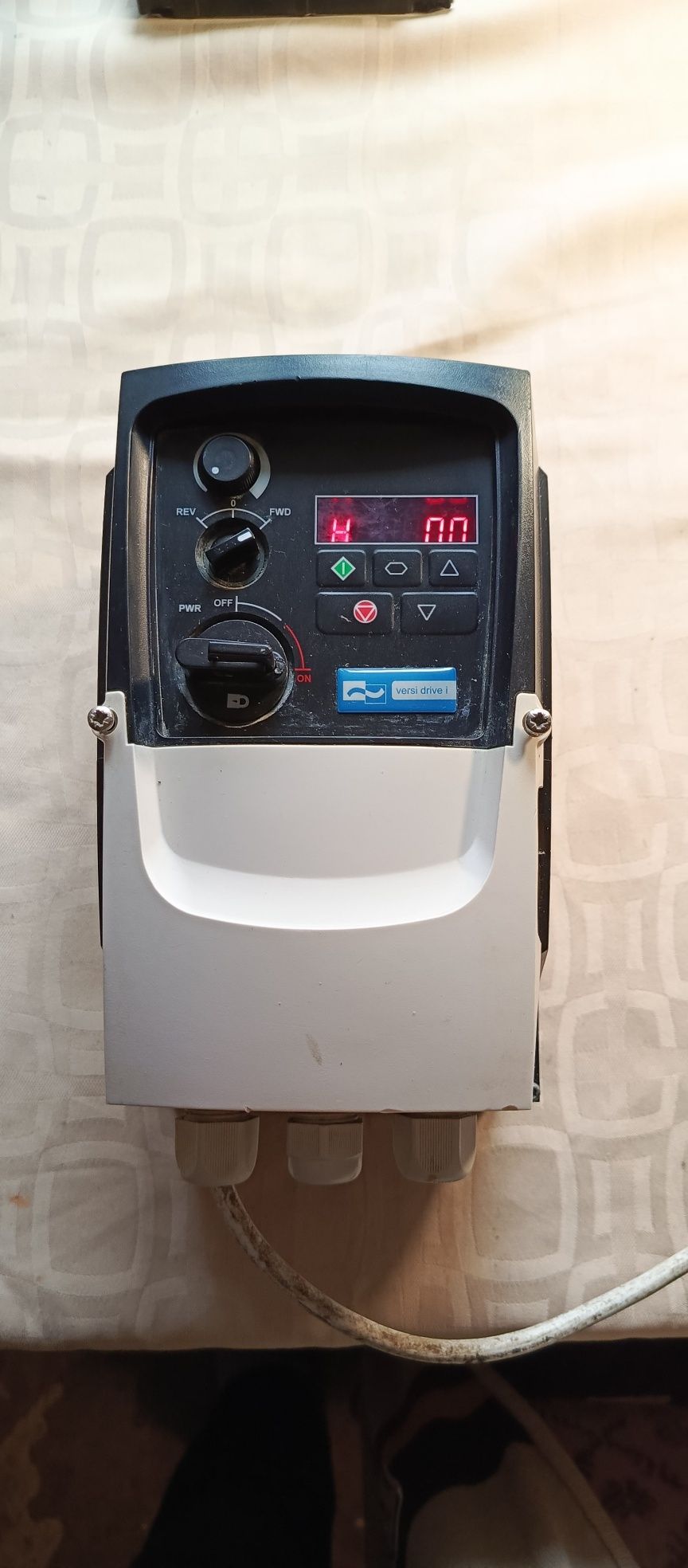 Falownik VersiDrive i VDI-037-E3-IP66S