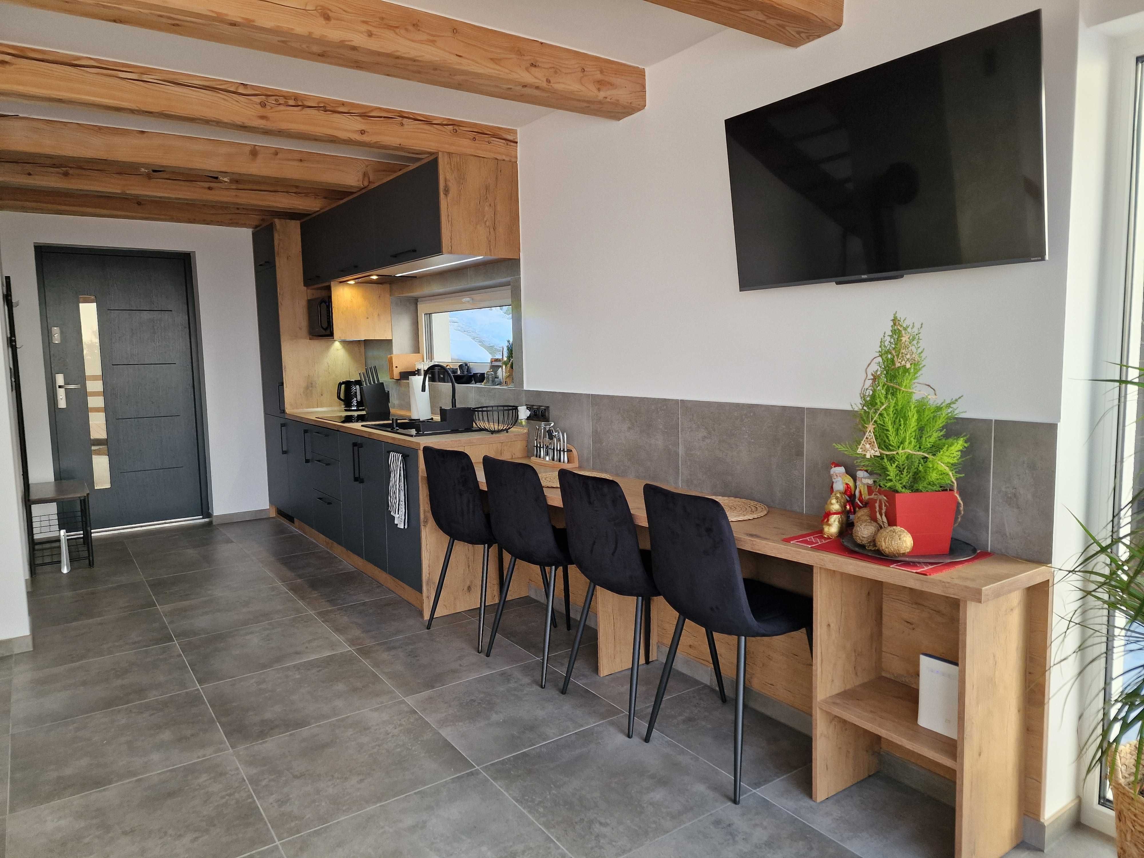 NOWY DOMEK W GÓRACH 70m2 dla 9 OSÓB taras BANIA Jacuzzi KOMINEK pralka