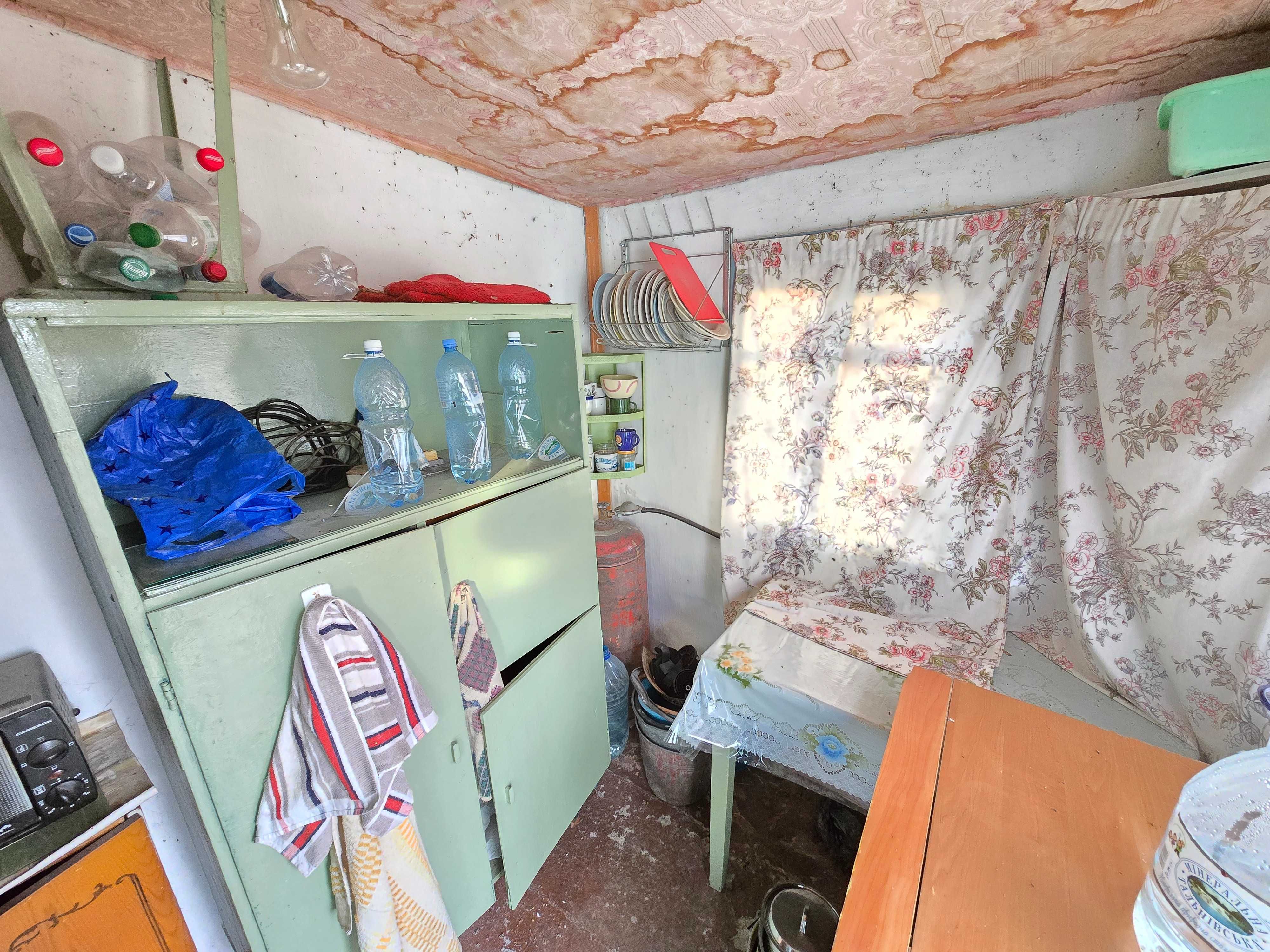 Дачний будиночок біля траси Черкаси-Золотоноша
