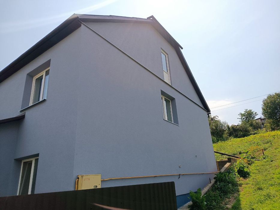 Шуба для фасаду сіро блакитного кольору