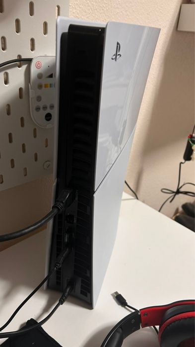 PlayStation 5 Slim 1T + 1 comando PS5