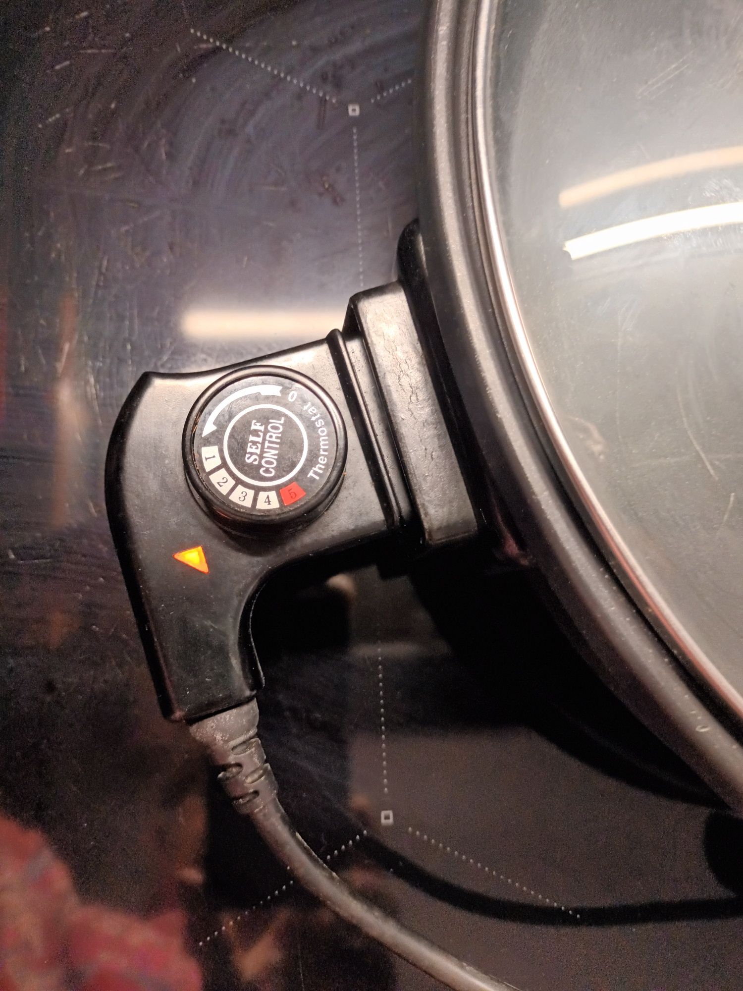 Panela Eléctrica como nova. Óptima para qualquer cozinhado.