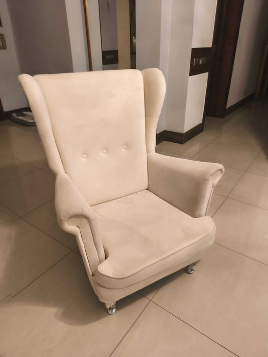 Fotel uszak kremowy
