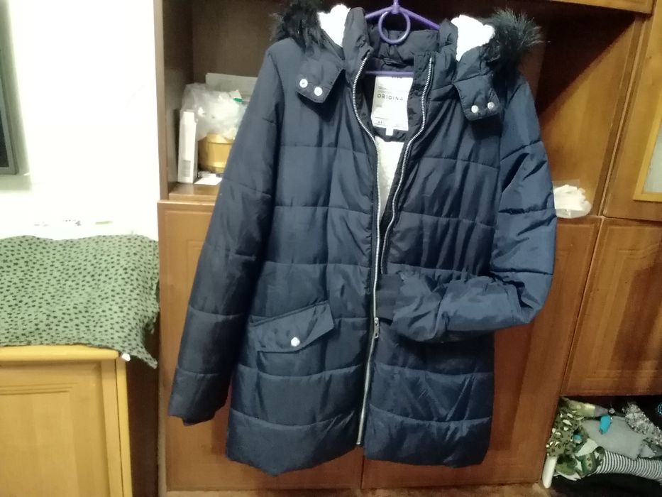 Продам синюю зимнюю длинную курточку