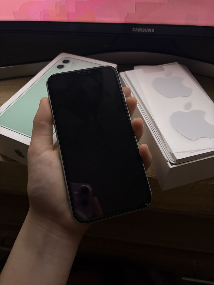 Продам Iphone 11 64гб