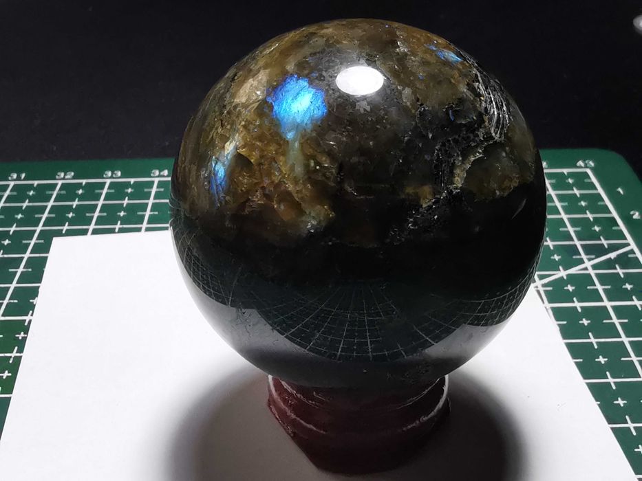 Labradoryt - szlifowana, polerowana kula