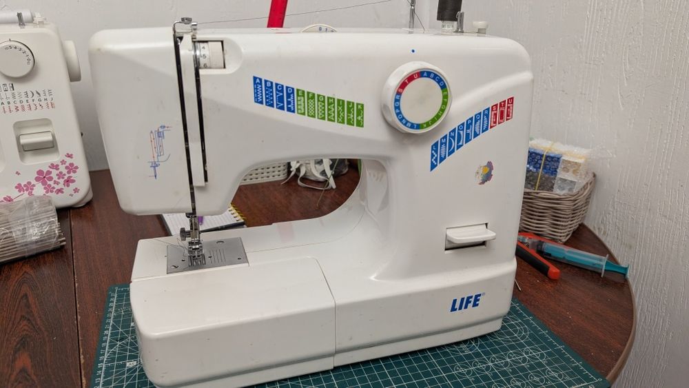Швейна машинка  LIFE