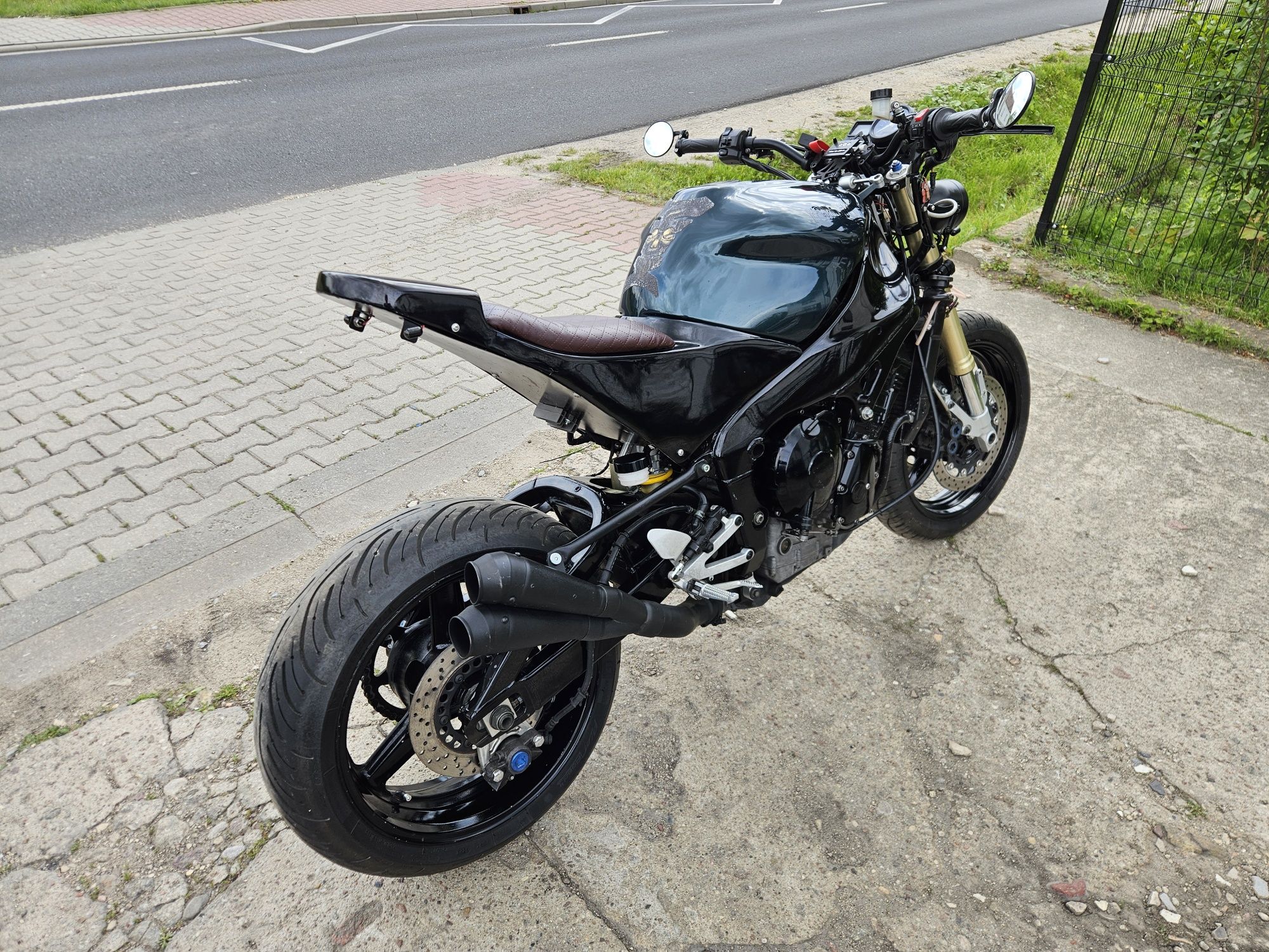Yamaha YZF-R1 RN01 streetfighter custom