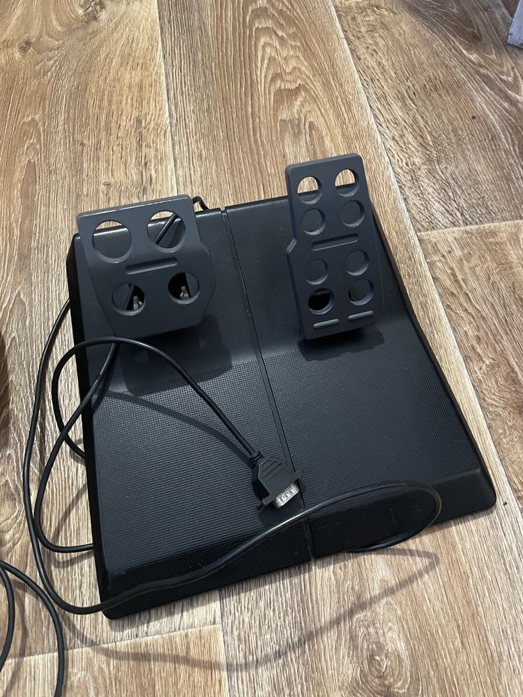Игровой руль и пидали