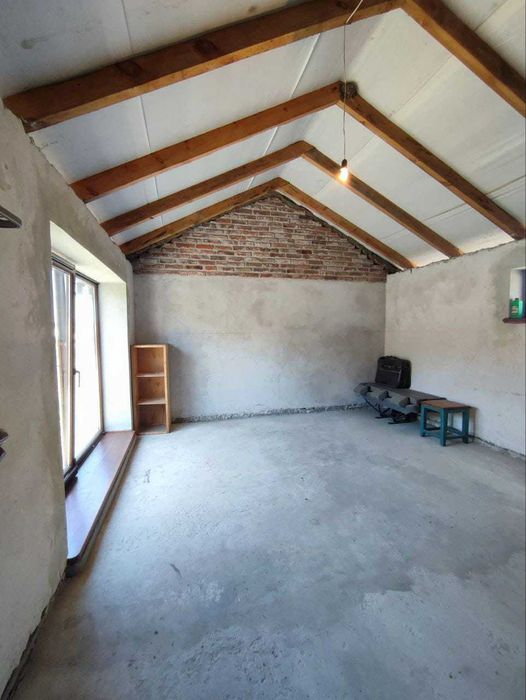 Довгострокова оренда  2 поверхового будинку на вул. Коротка 3