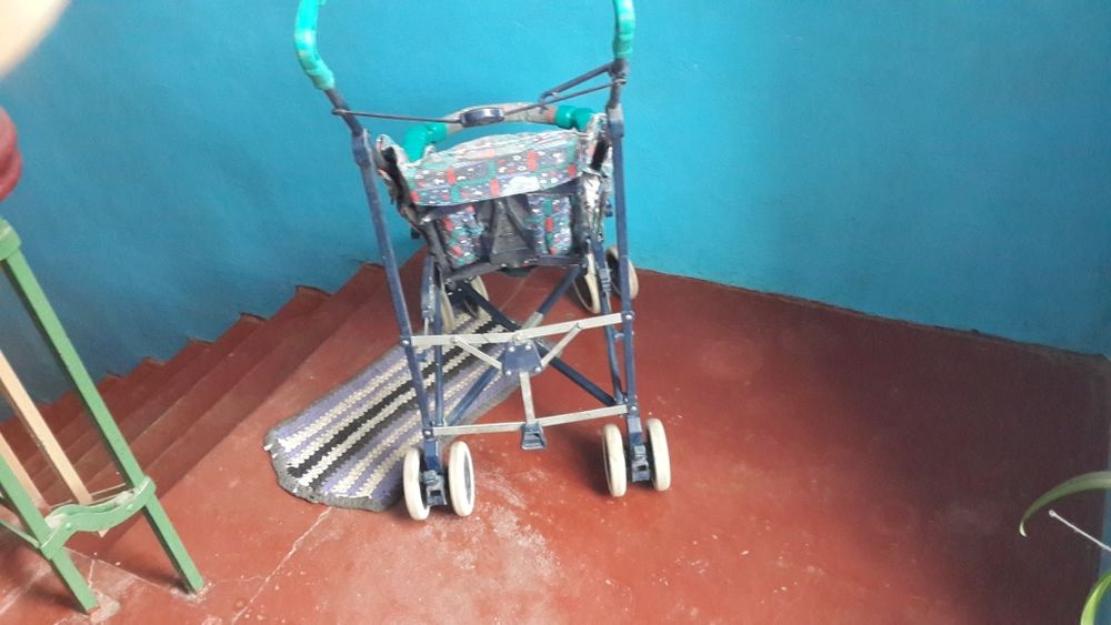 Коляска детская прогулочная компактная типа трость