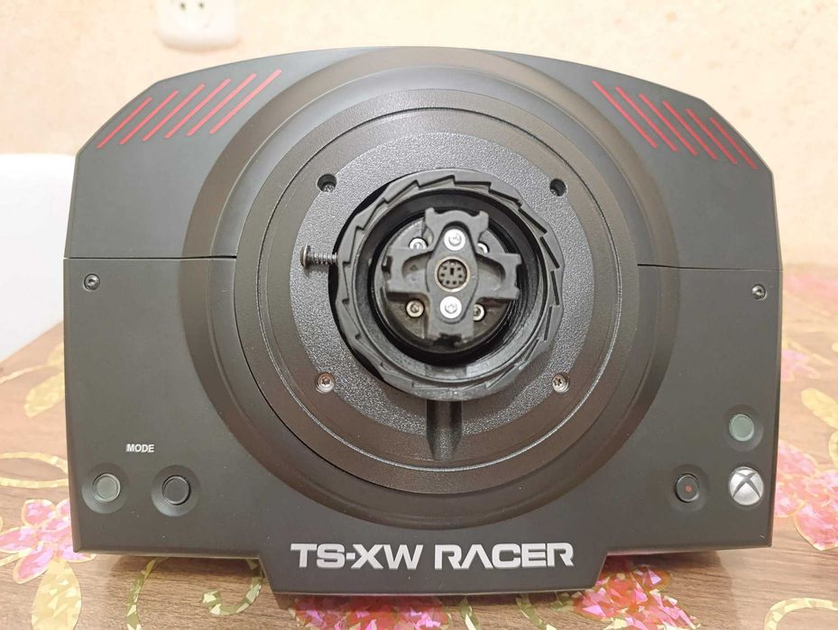 Игровая база Thrustmaster TS-XW Racer