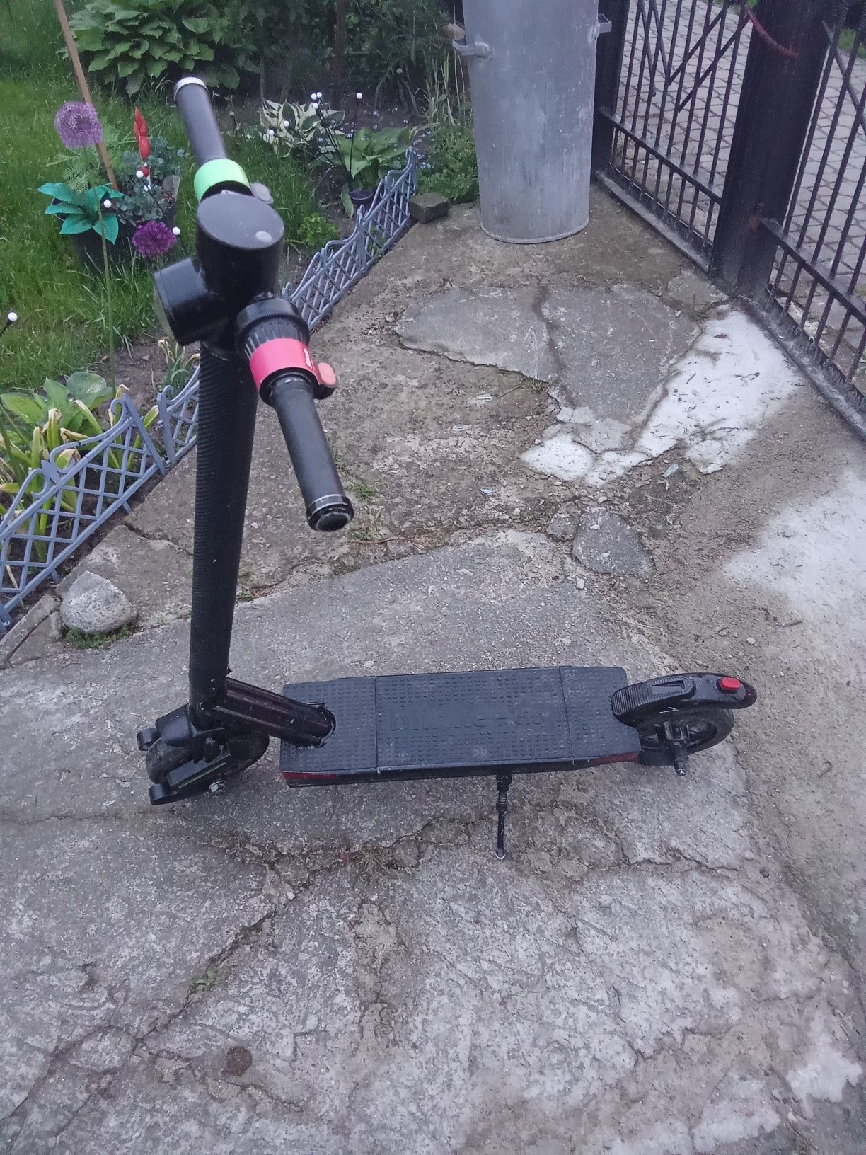 Hulajnoga elektryczna blinkee