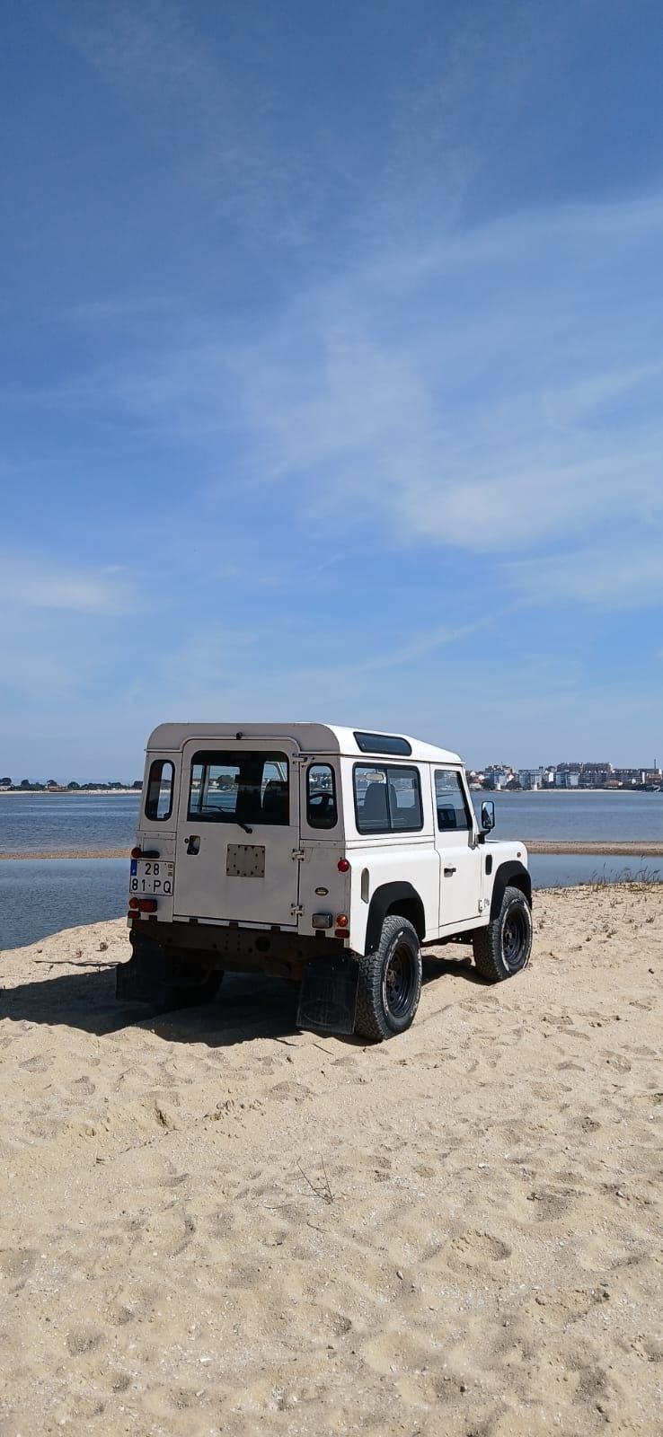 Land Rover Defender 90