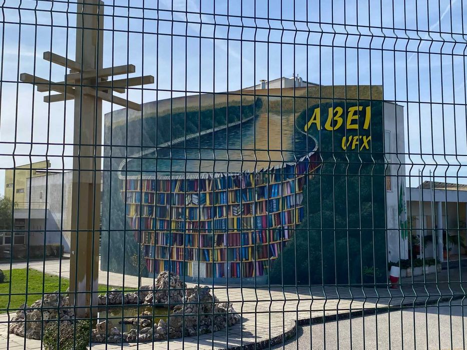 Coutada V.F. Xira vendo 1 de 3 lotes  nesta prestigiada urbe.