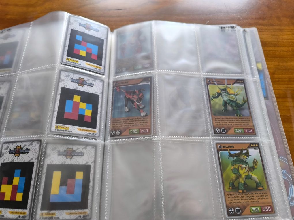 Coleção invizimals Panini