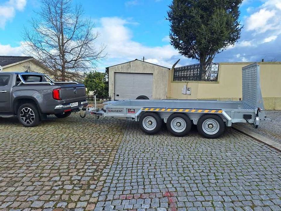 Reboque Nugent Modelo  Porta Máquinas P3718T