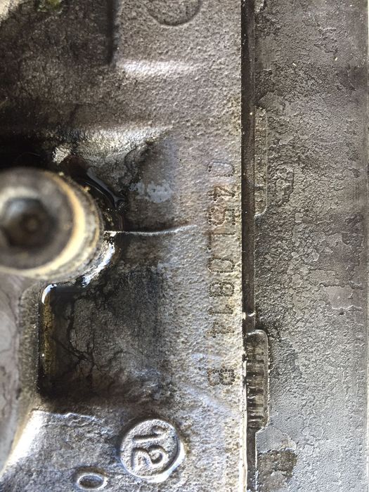 Cabeça de motor com rampa de injeção