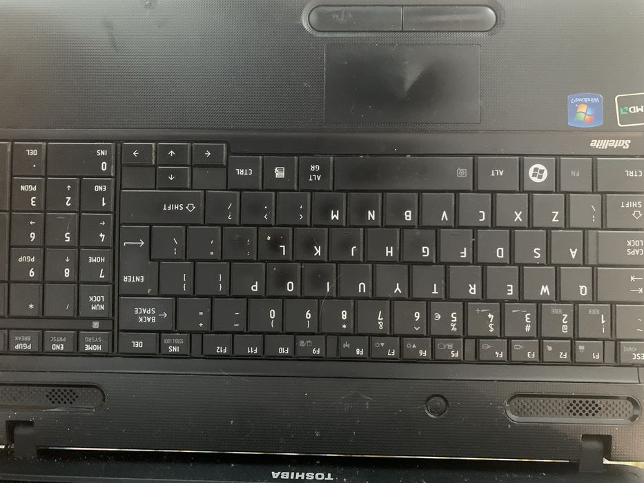 Laptop toshiba 8 gb pamiec ram - do przegladania internetu