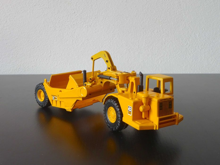 1:70 Joal 219 CAT 613B Scraper