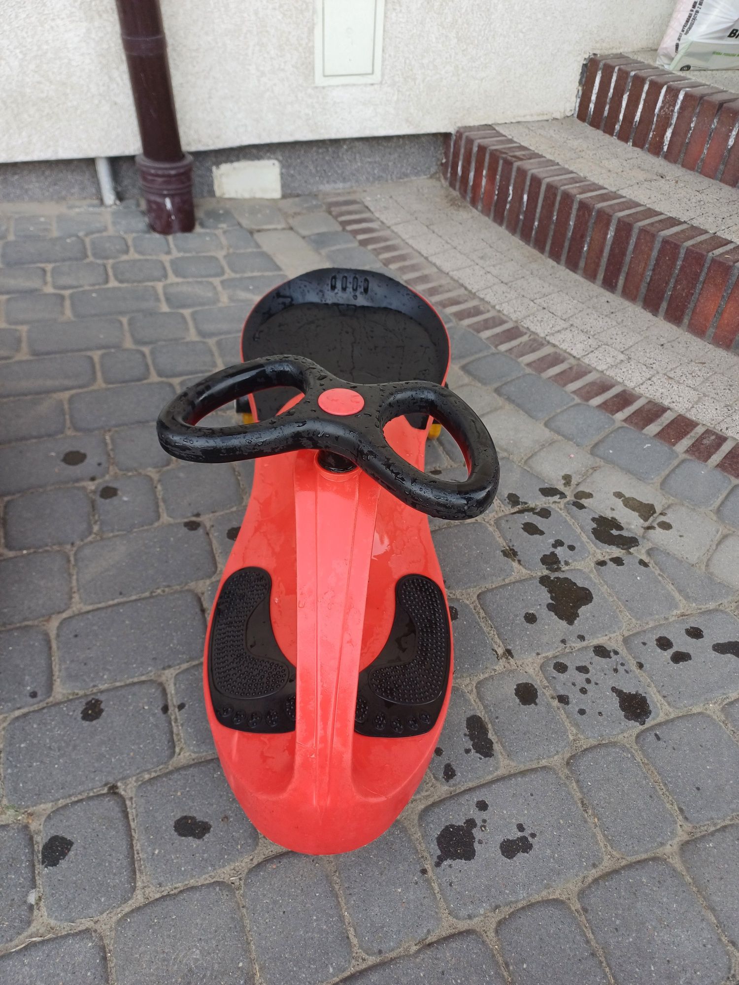 Jeździk grawitacyjny pojazd dziecięcy twist car