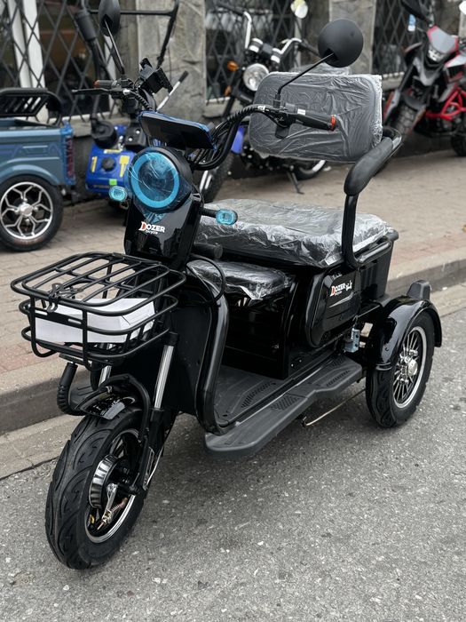Електротрицикл DOZER Model 4E