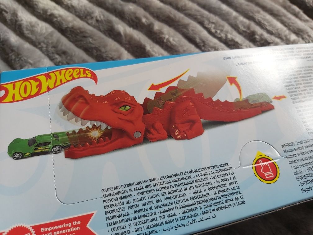 Hotwheels city dinozaur wyrzutnia z samochodzikiem