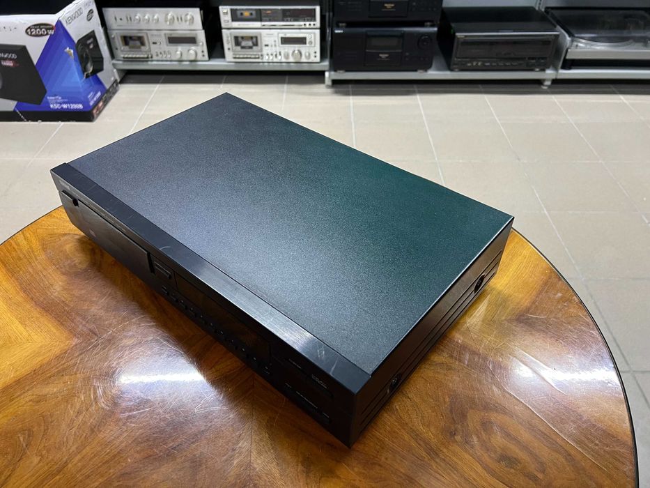 Odtwarzacz płyt CD Yamaha CDX-390 Audio Room