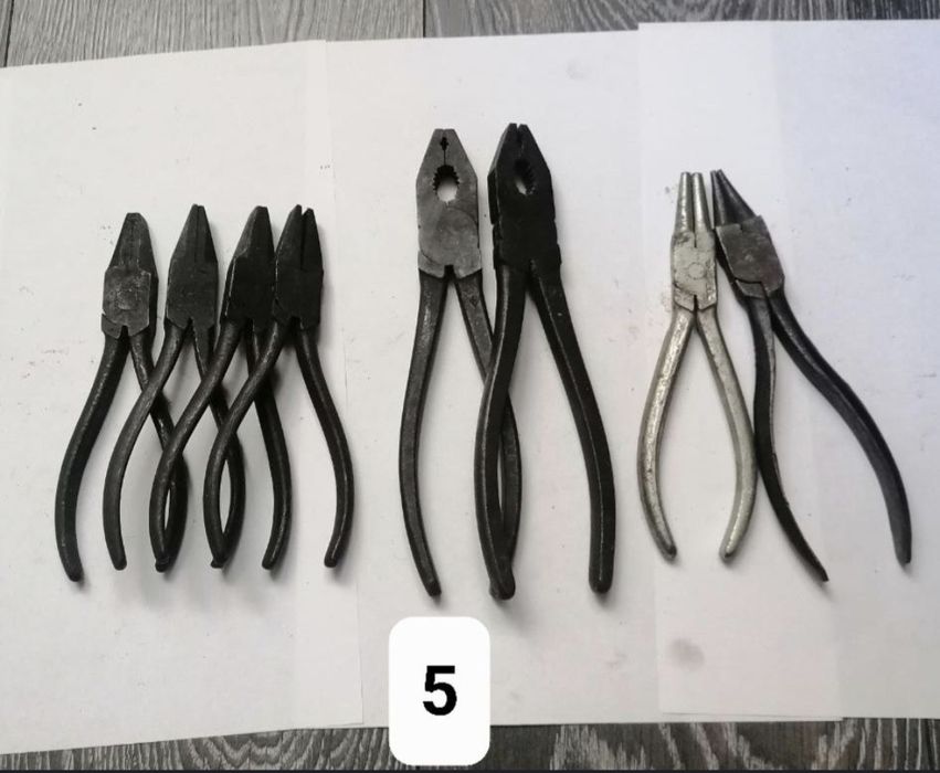 Ручной инструмент, Плоскогубцы, отвёртки, ножницы по металлу, биты.