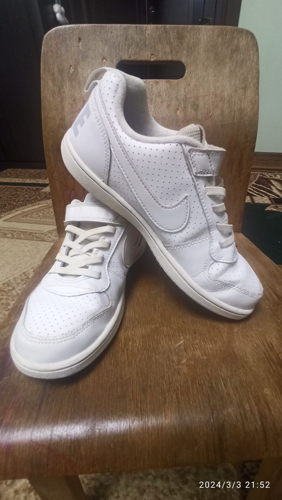 Кросівки Nike 33, 5