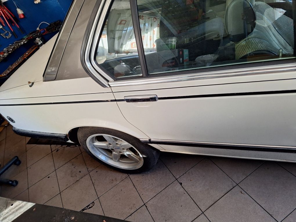 Sprzedam Bmw e23 730i zarejestrowany