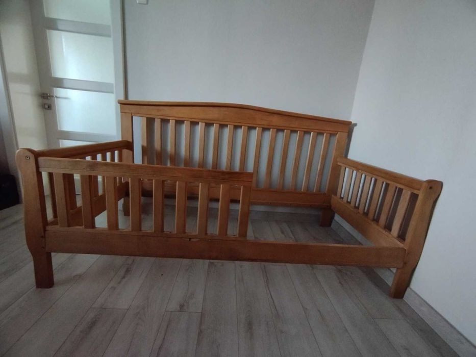 Дерев'яне дитяче ліжко