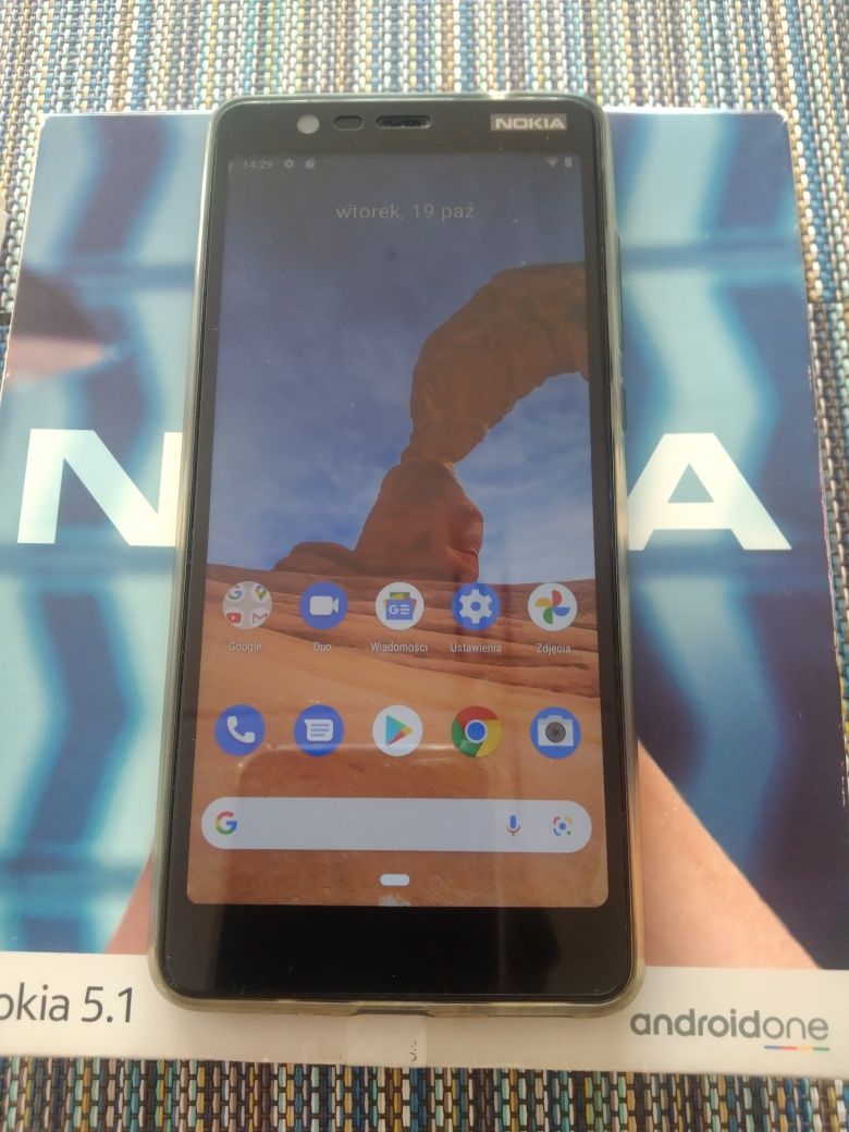 Nokia 5.1 - zestaw dwóch smartfonów.