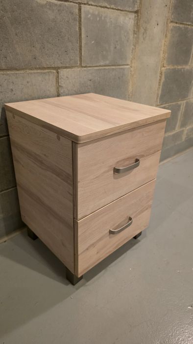 Sprzedam szafeczkę nocną (kontenerek)