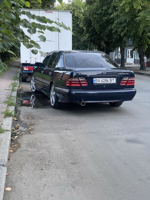 Mercedes-Benz E200 W210(FL) рестайлінг 2001р газ/бенз