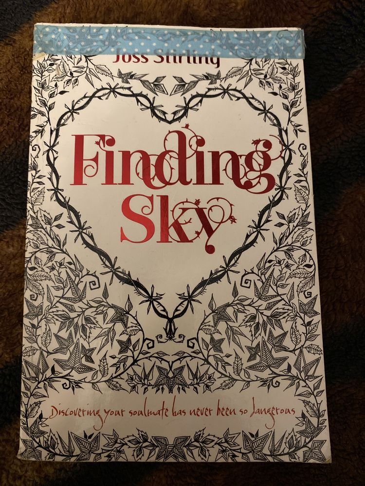 Продам книгу “Finding Sky”, Joss Stirling, Oxford на английском языке
