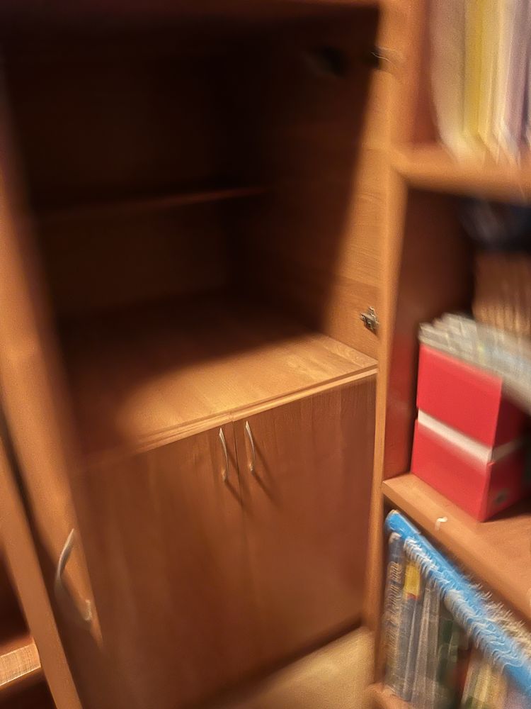 Łóżko piętrowe z biurkiem i szafą