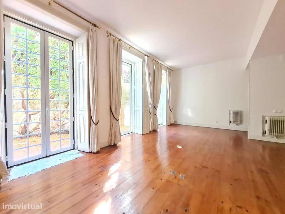 Prédio para Venda - Campo de Ourique