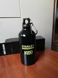 Aluminiowa butelka firmy Stanley