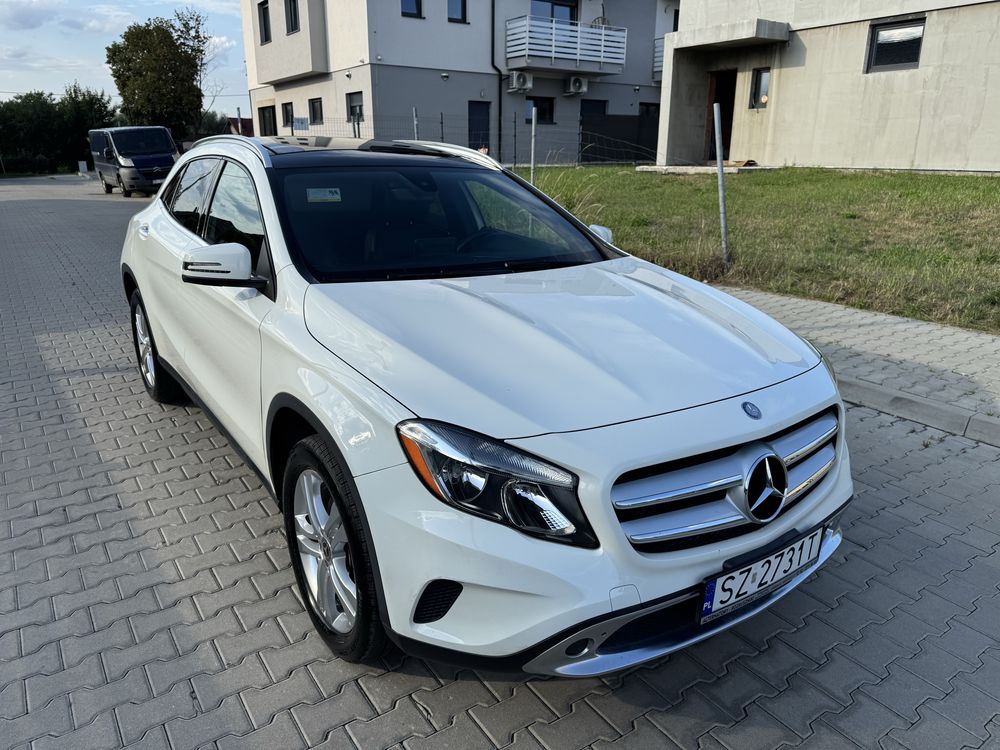 Mercedes GLA 250 4matic bezwypadkowy/panorama/harman kardon /